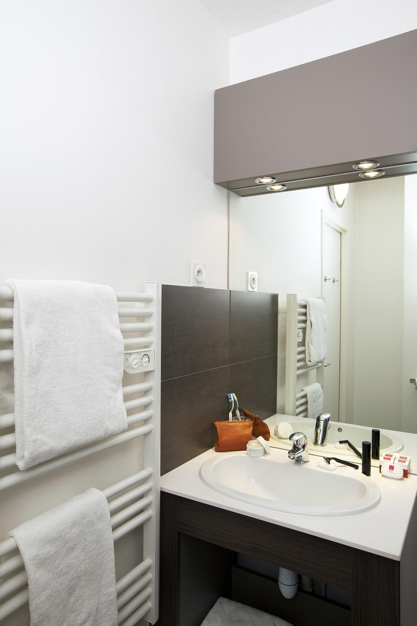 Séjours&affaires Saint Mandé Appart hôtel 2*